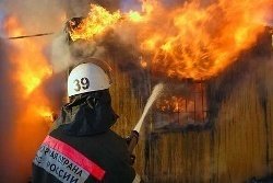 Спасатели МЧС России ликвидировали пожар в частном жилом доме в Осинниковском ГО