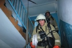 Спасатели МЧС России ликвидировали пожар в муниципальном многоквартирном жилом доме в Осинниковском ГО