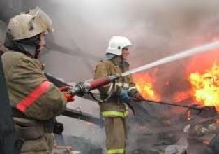 Спасатели МЧС России ликвидировали пожар в частной хозяйственной постройке в Осинниковском ГО