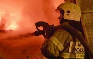 Спасатели МЧС России ликвидировали пожар в частной хозяйственной постройке в Осинниковском ГО
